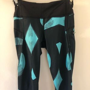 Lululemon Crop Leggings Yoga Capri Blue Black 4